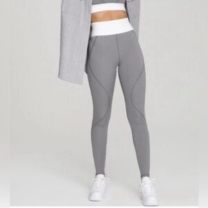 Good American The Icon Core Legging